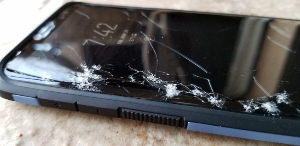 Samsung Galaxy S8 shattered screen